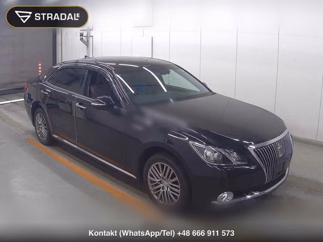 TOYOTA CROWN MAJESTA 4D 4WD FOUR J-FRONTIER 2017, samochód z aukcji Japonii