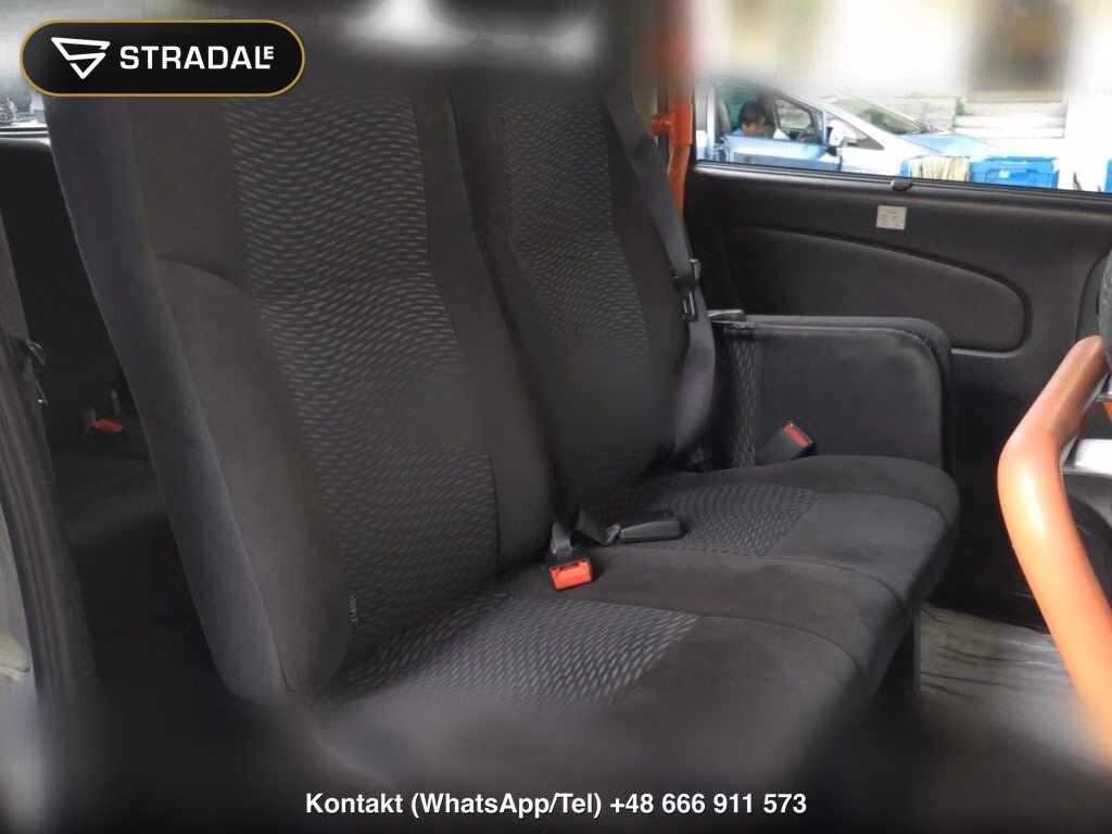 NISSAN SERENA 5D, miniaturka 7