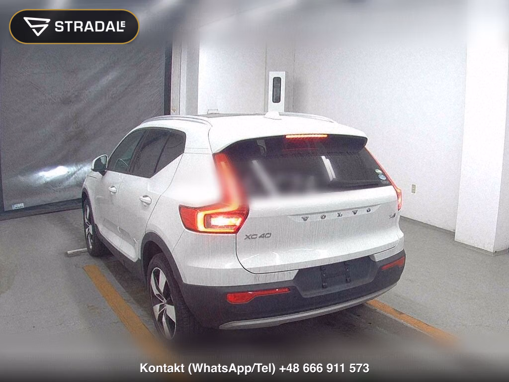 VOLVO XC40 4WD T4 AWD MOMENTUM, miniaturka 3