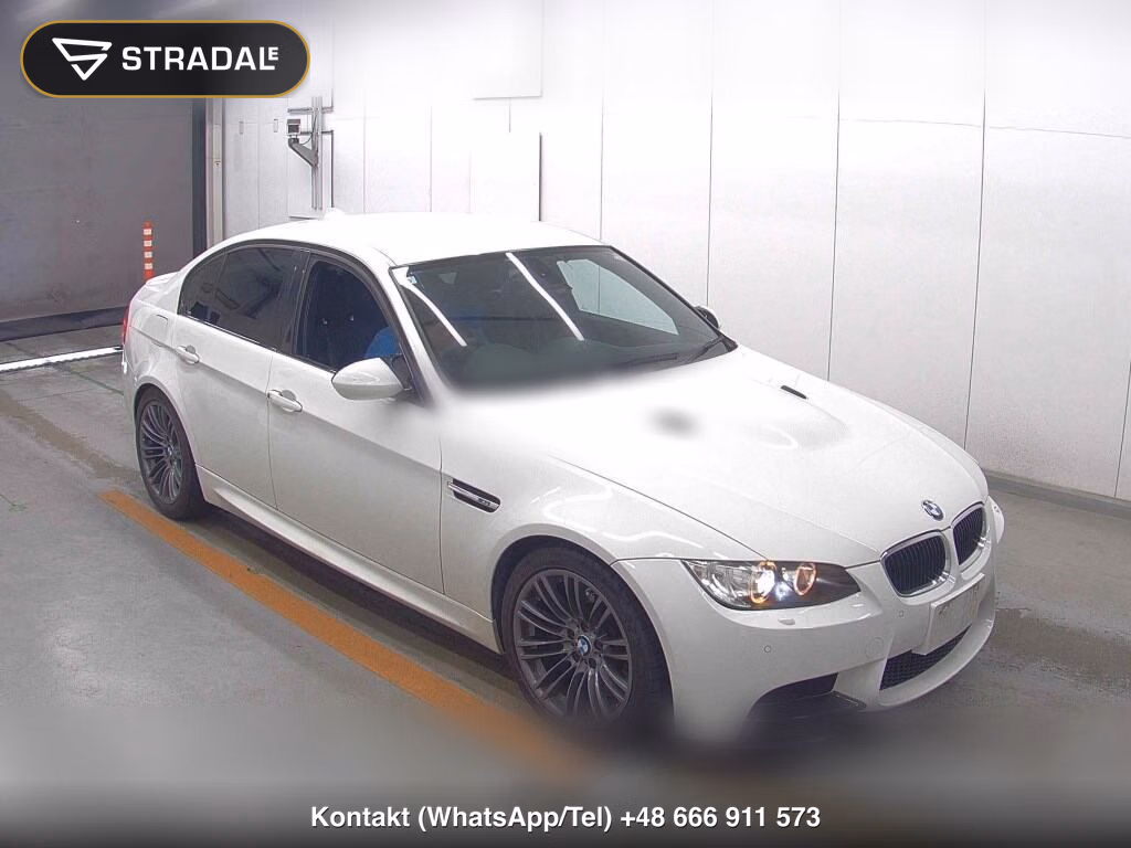 BMW M3 4D M3 2011, aukcja z Japonii, zdjęcie 1