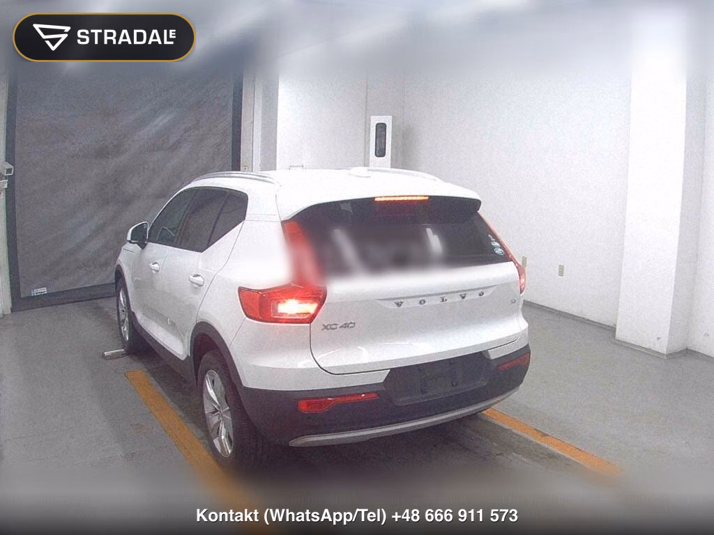 VOLVO XC40 T4 MOMENTUM, miniaturka 3