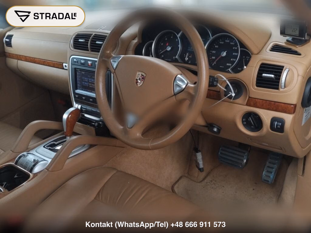 PORSCHE CAYENNE 4WD TURBO, miniaturka 4