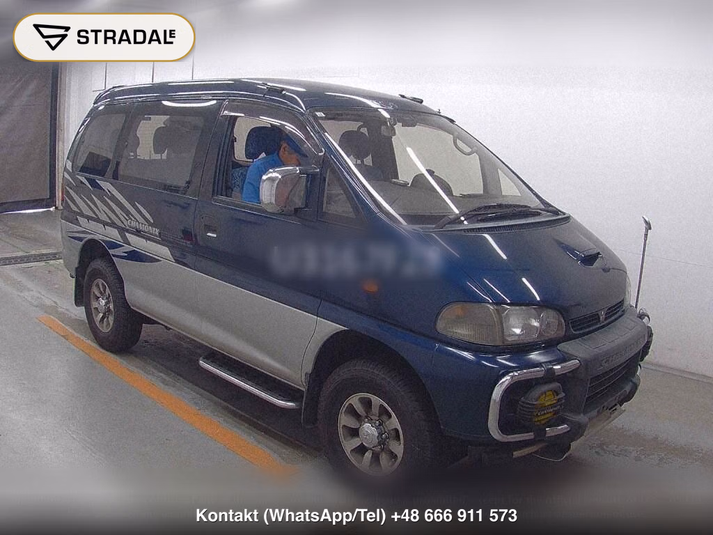 MITSUBISHI DELICA SPACE GEAR 4D 4WD CHAMONIX, miniaturka 2