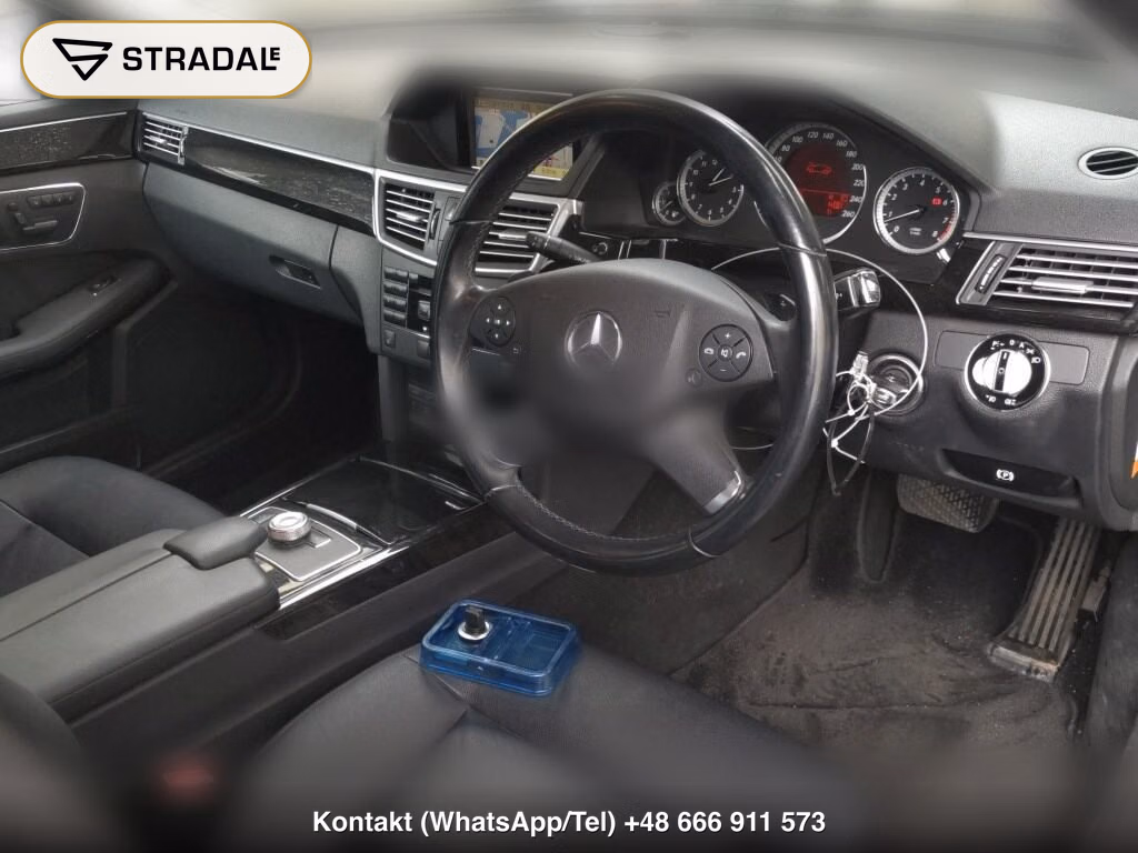 MERCEDES BENZ E-CLASS 4D E300 AVANTGARDE, miniaturka 4