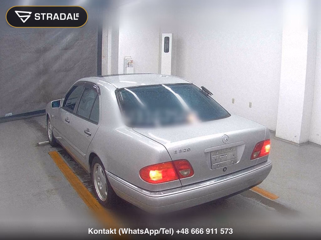 MERCEDES BENZ E-CLASS 4D E320, miniaturka 3