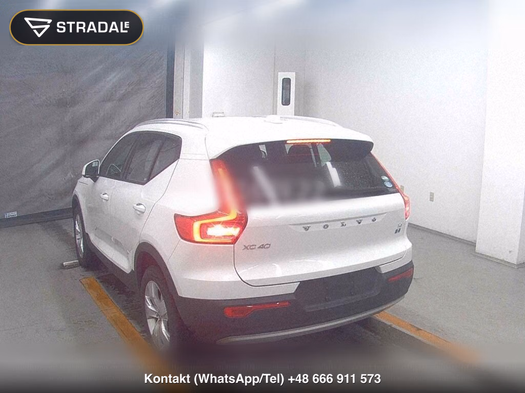VOLVO XC40 T4 MOMENTUM, miniaturka 3