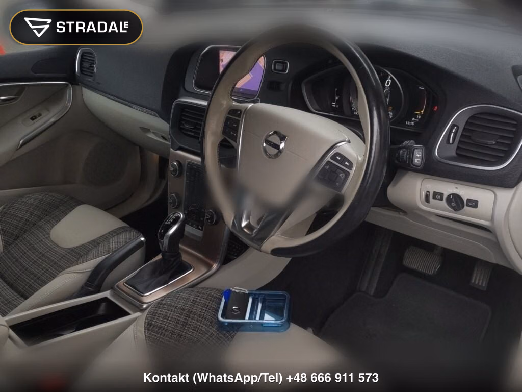 VOLVO V40 CROSS COUNTRY D4 MOMENTUM, miniaturka 4