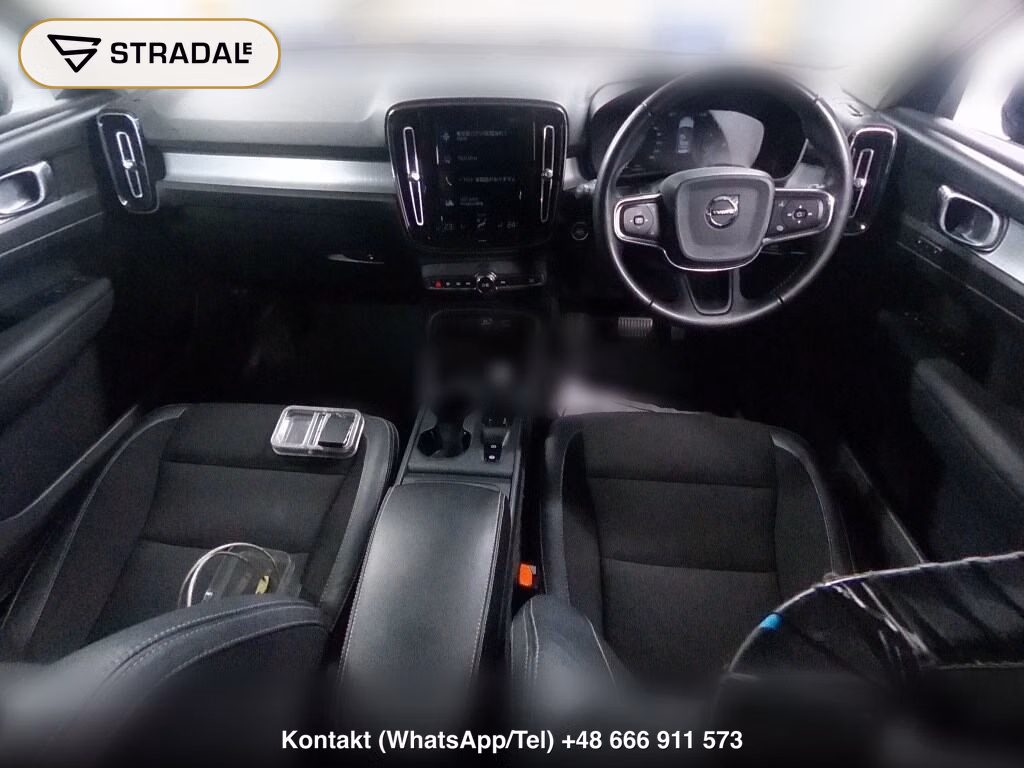 VOLVO XC40 T4 MOMENTUM, miniaturka 3