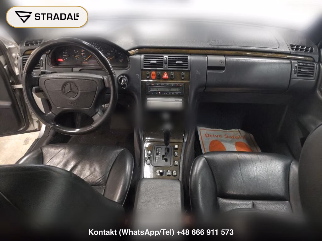 MERCEDES BENZ E-CLASS 4D E320, miniaturka 4