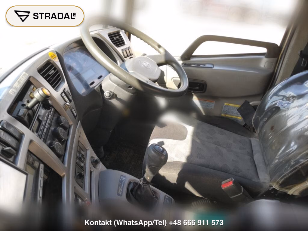 UD TRUCKS QUON TRACTOR, miniaturka 4