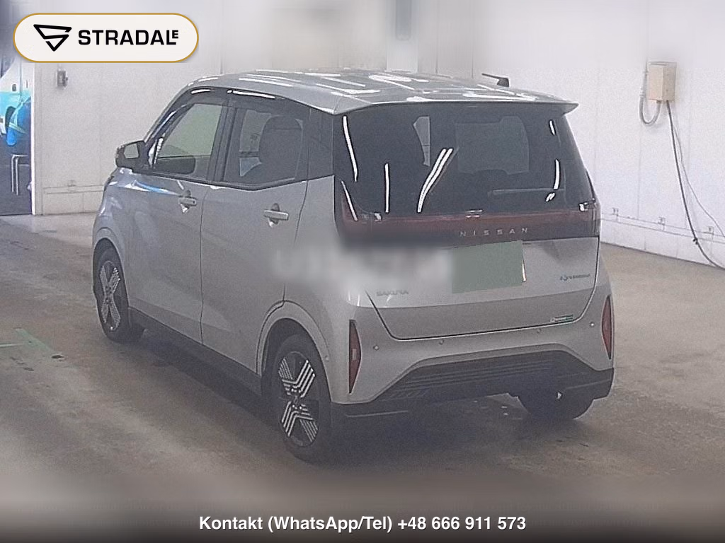 NISSAN SAKURA G, miniaturka 3