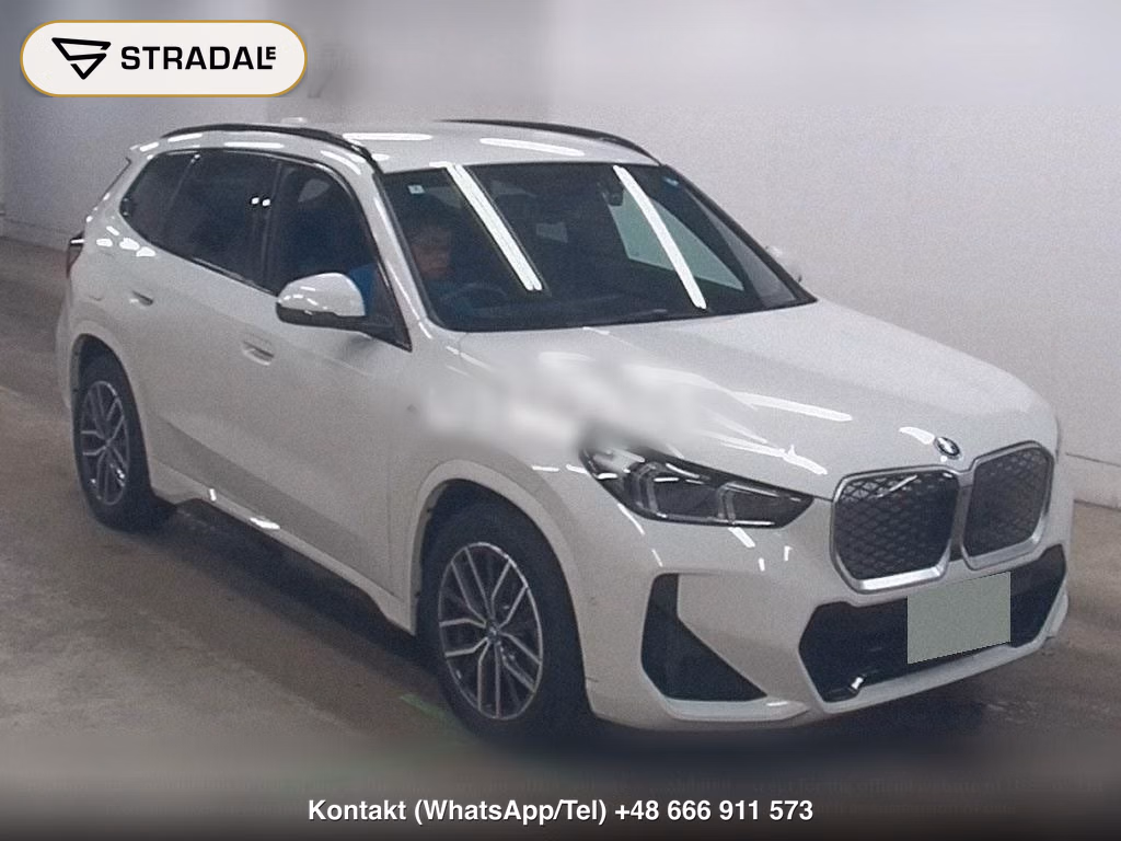 BMW IX1 EDRIVE 20 M-SPORT, miniaturka 2
