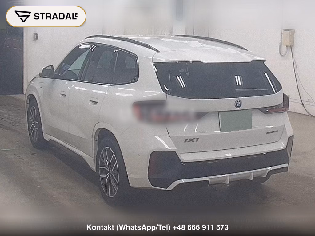 BMW IX1 EDRIVE 20 M-SPORT, miniaturka 3