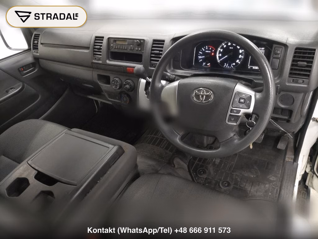 TOYOTA HIACE VAN 4D DX, miniaturka 4