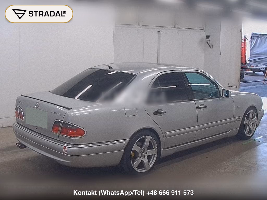 MERCEDES BENZ E-CLASS 4D E320, miniaturka 6
