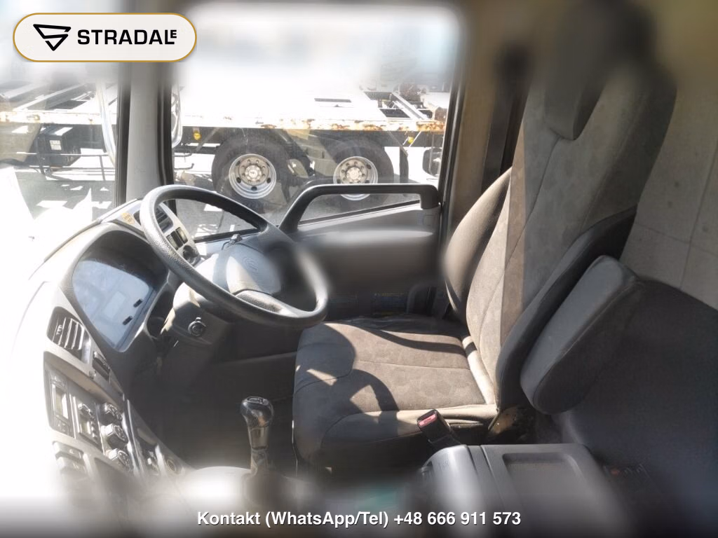 UD TRUCKS QUON TRACTOR, miniaturka 4