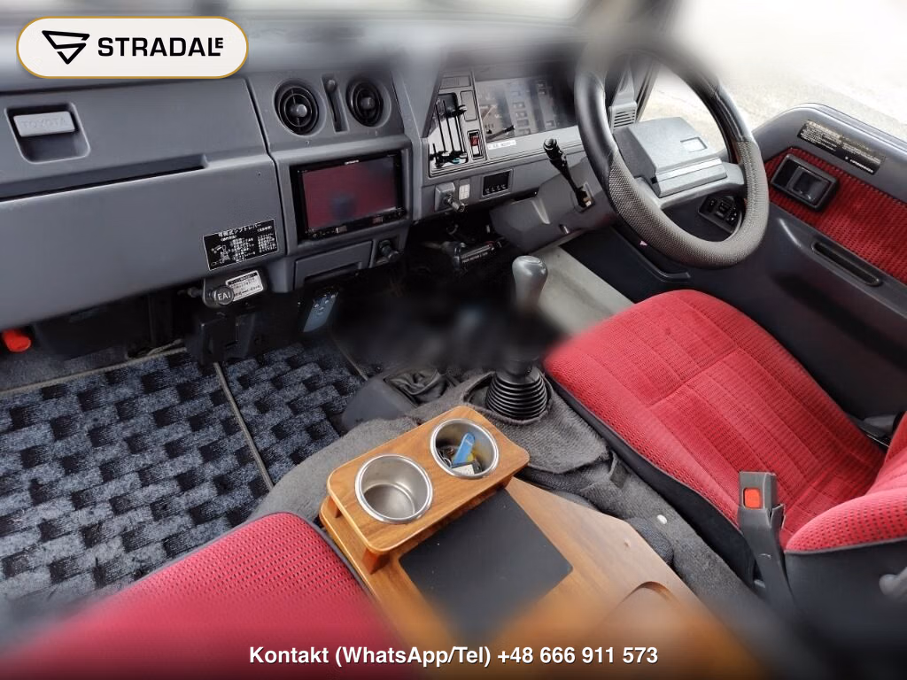 TOYOTA HIACE TRUCK 4WD CAMPING, miniaturka 4