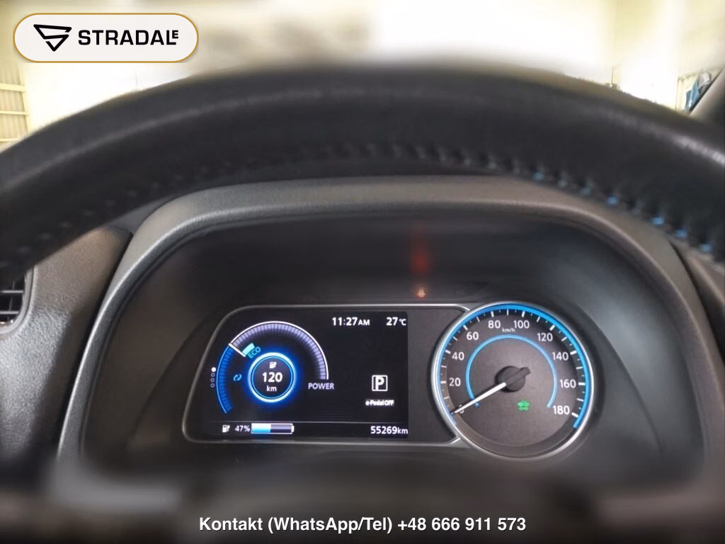 NISSAN LEAF X 10 THOUSAND UNITS MEMORIAL CAR, miniaturka 7