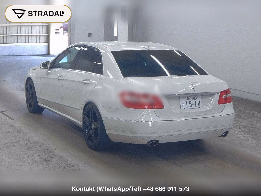 MERCEDES BENZ E-CLASS 4D E300, miniaturka 3