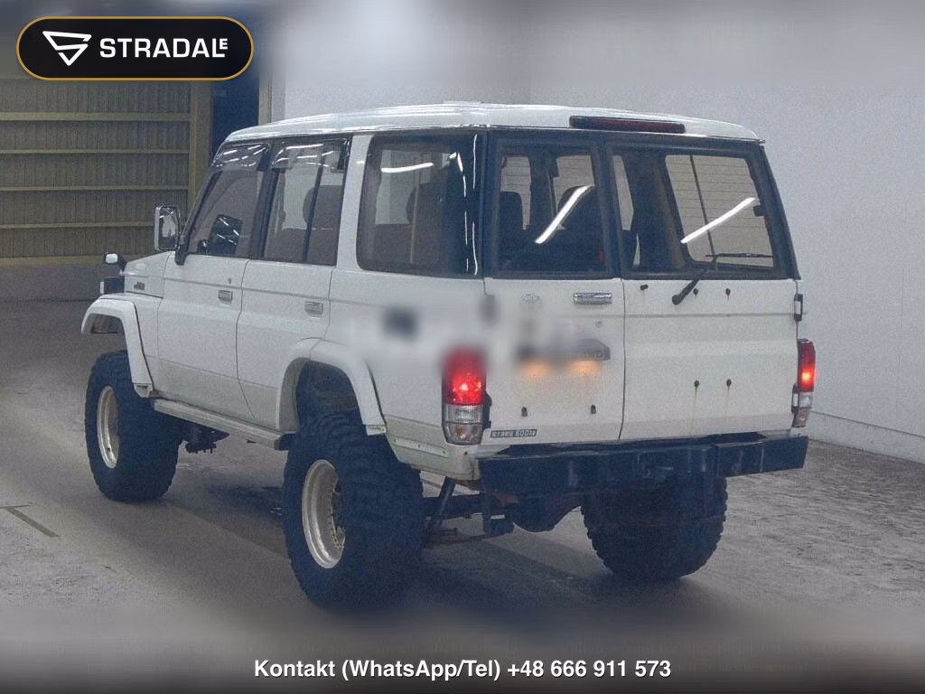 TOYOTA LAND CRUISER 70 5D 4WD ZX, miniaturka 3