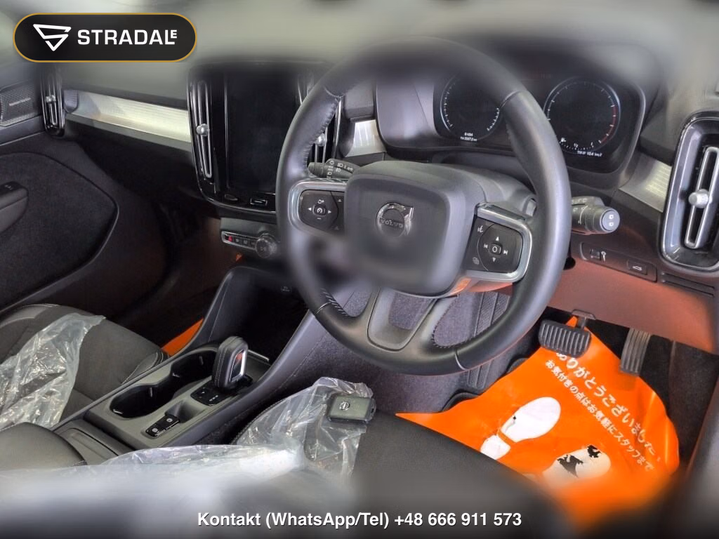 VOLVO XC40 T4 MOMENTUM, miniaturka 4