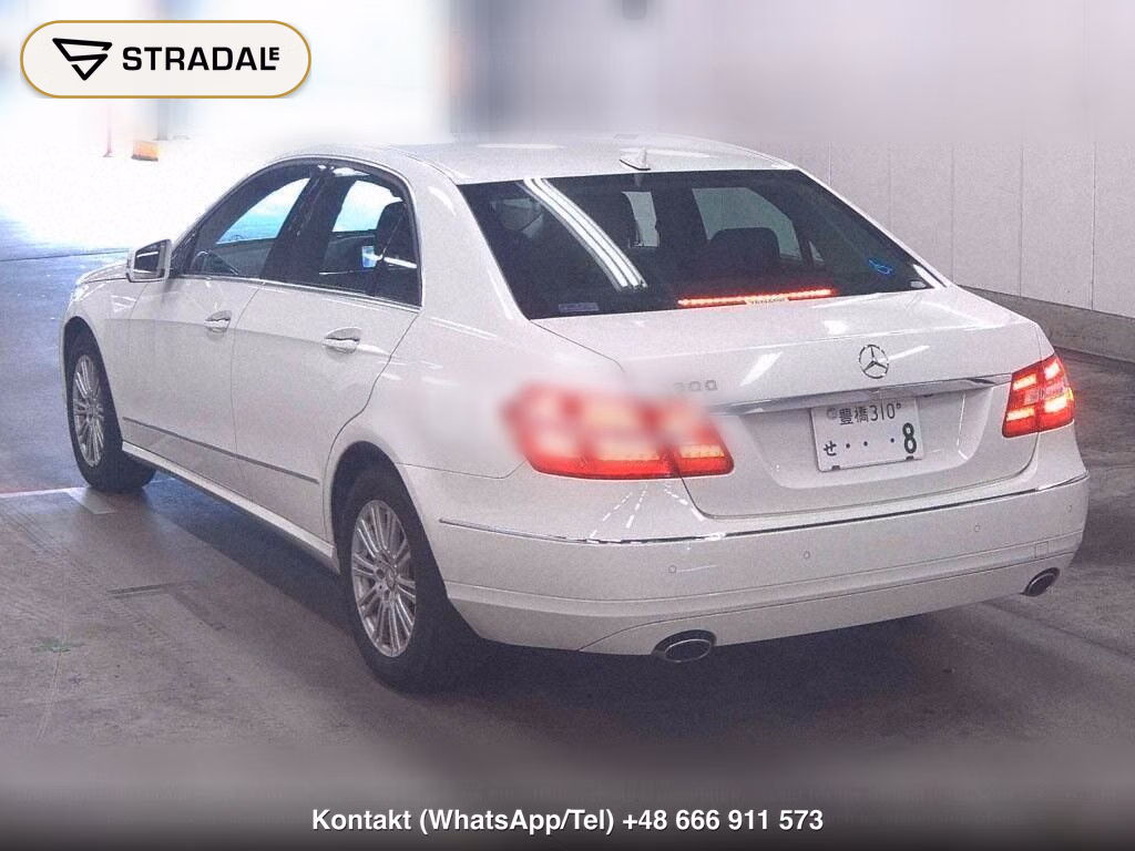 MERCEDES BENZ E-CLASS 4D E300, miniaturka 3