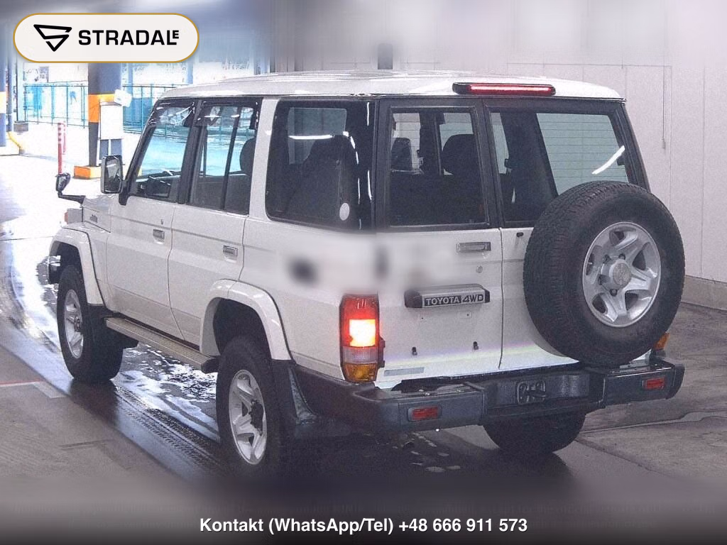 TOYOTA LAND CRUISER 70 5D 4WD ZX, miniaturka 3