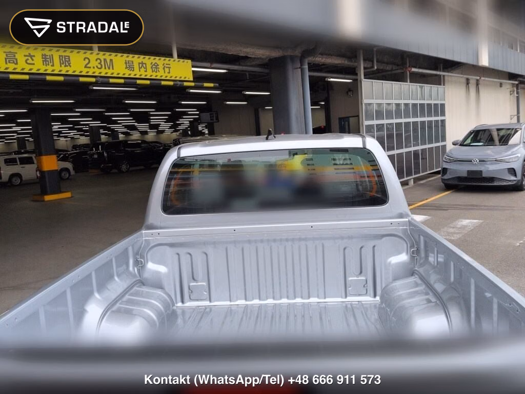 TOYOTA HILUX 4D 4WD Z, miniaturka 4