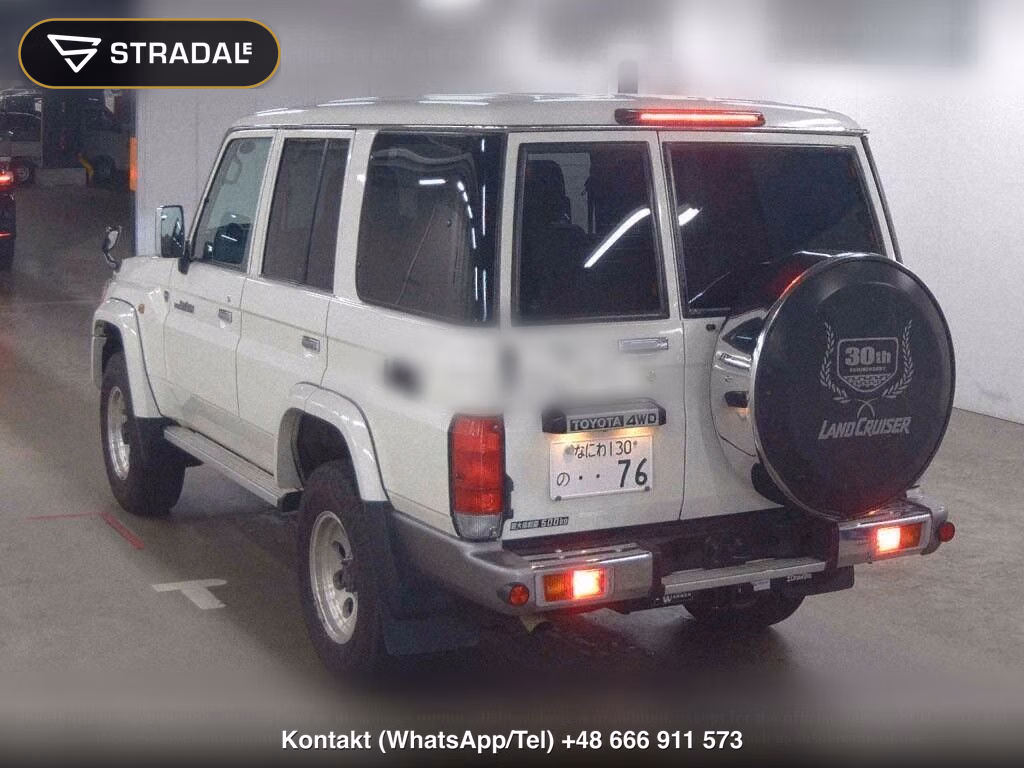 TOYOTA LAND CRUISER 70 5D 4WD VAN, miniaturka 3