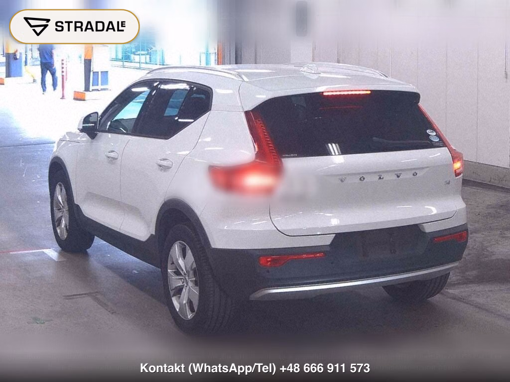 VOLVO XC40 T4 MOMENTUM, miniaturka 3