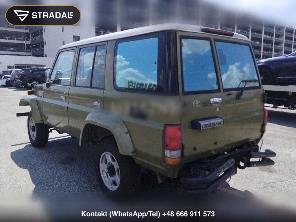 TOYOTA LAND CRUISER 70 5D 4WD, miniaturka 3