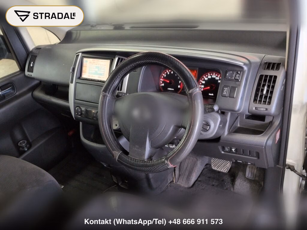 NISSAN SERENA 5D 20S, miniaturka 4