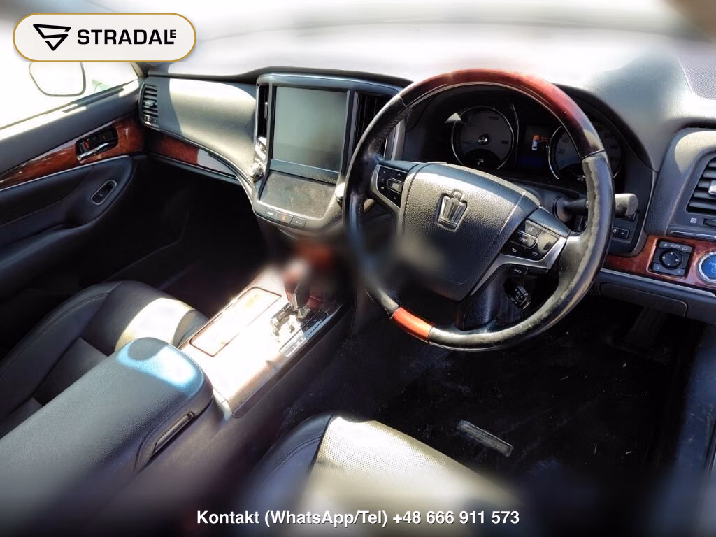 TOYOTA CROWN MAJESTA 4D F VERSION, miniaturka 4