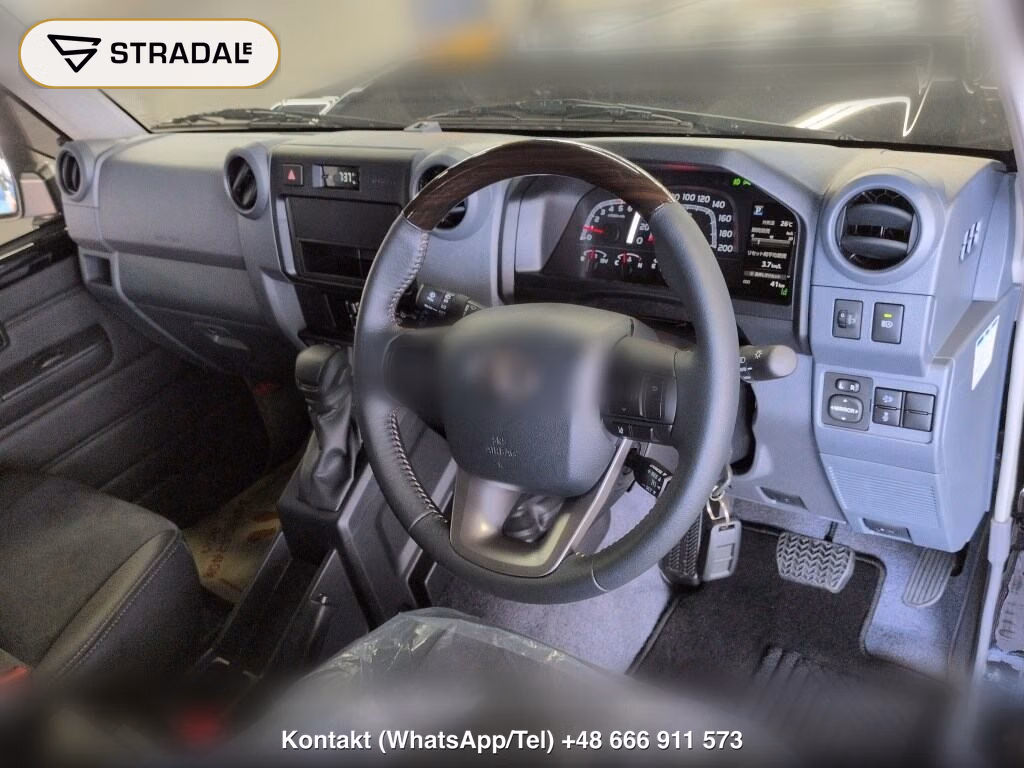 TOYOTA LAND CRUISER 70 5D 4WD AX, miniaturka 4