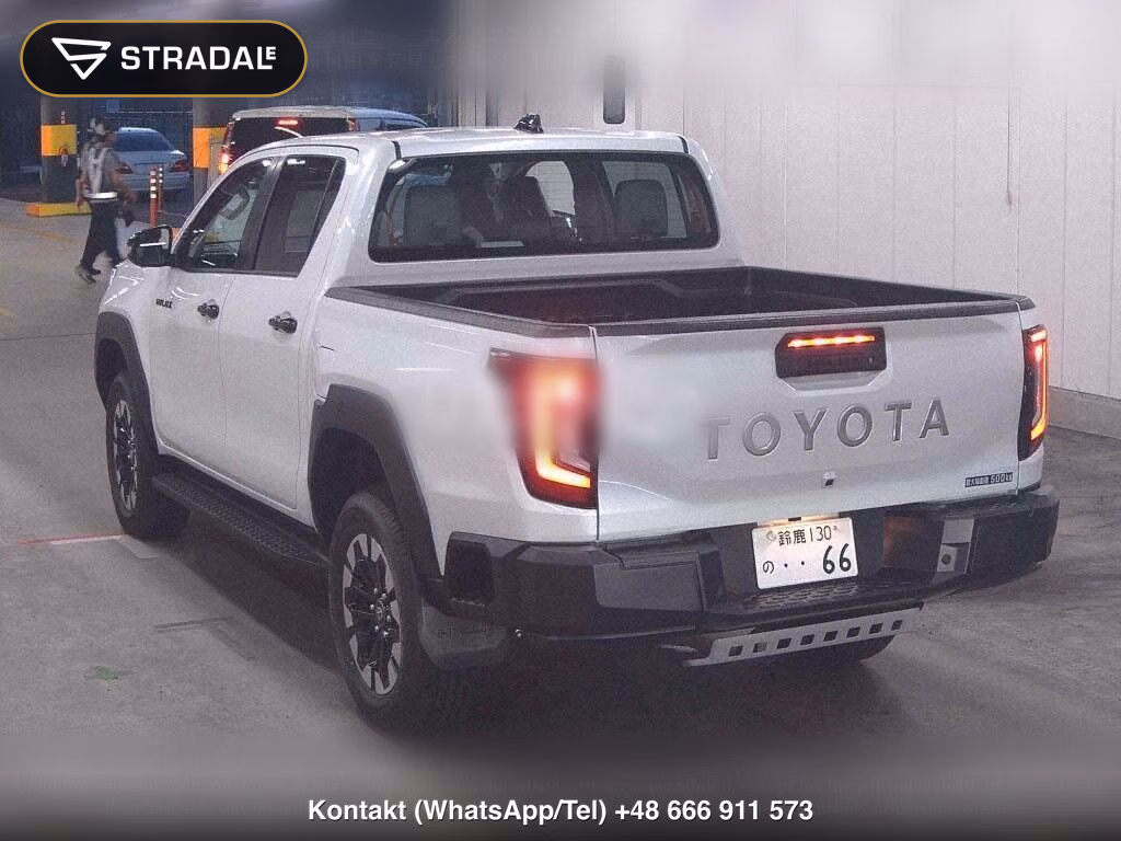 TOYOTA HILUX 4D 4WD Z, miniaturka 3
