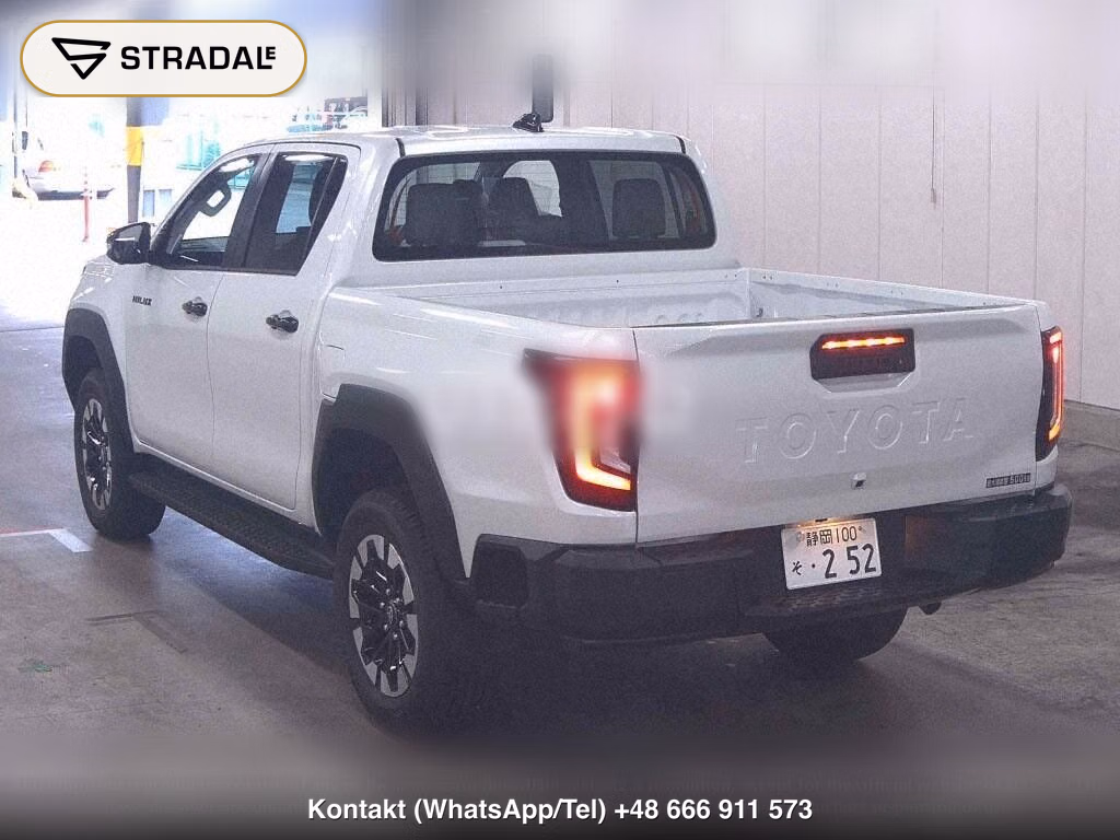 TOYOTA HILUX 4D 4WD Z, miniaturka 2