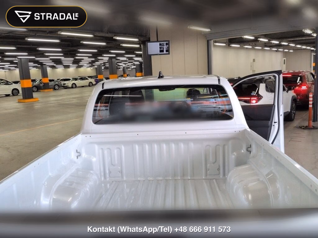 TOYOTA HILUX 4D 4WD Z, miniaturka 3