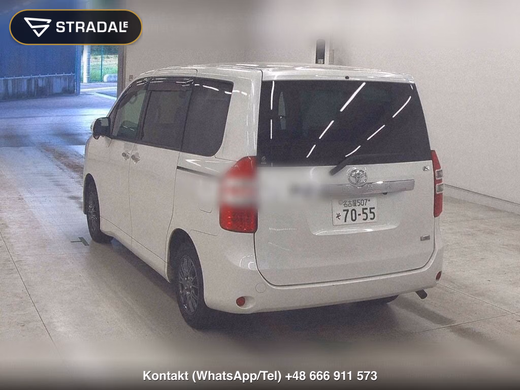 TOYOTA NOAH X, miniaturka 3