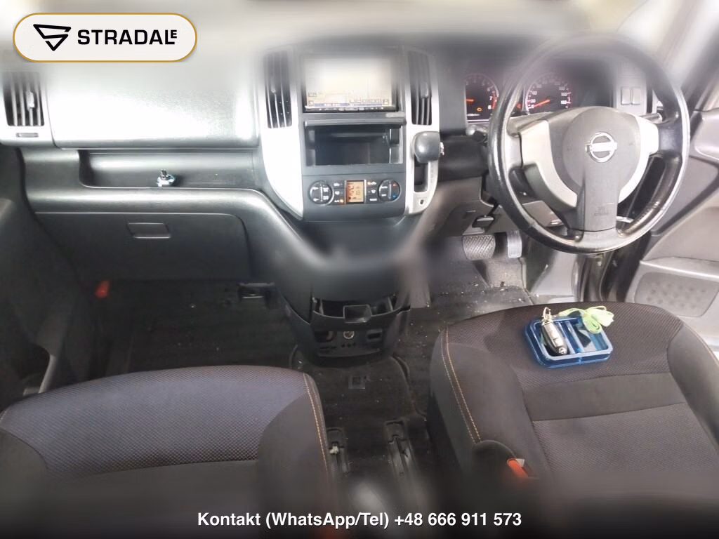 NISSAN SERENA 5D, miniaturka 4