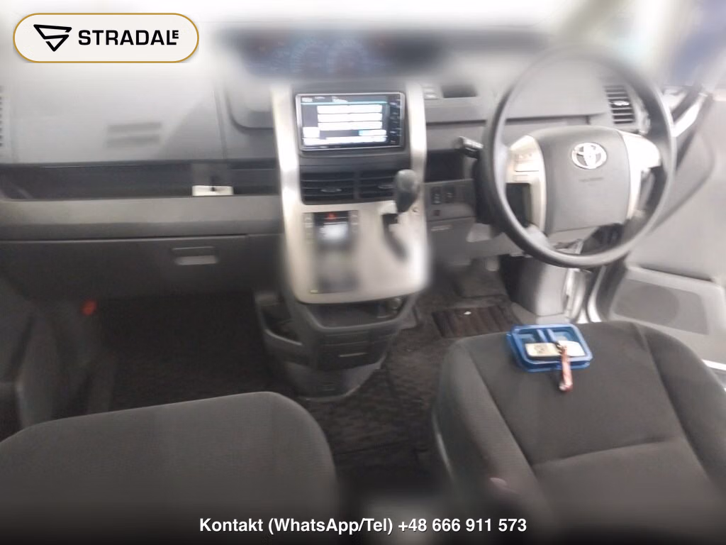 TOYOTA NOAH X, miniaturka 4