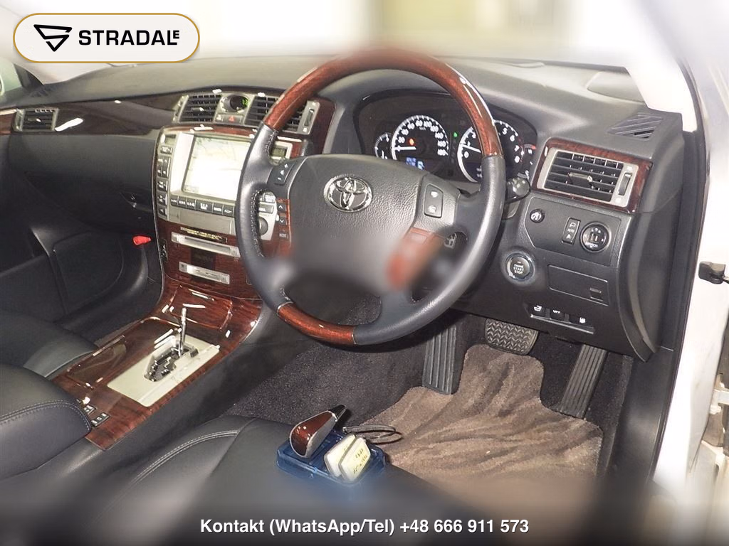 TOYOTA CROWN MAJESTA 4D C TYPE F PACKAGE, miniaturka 4