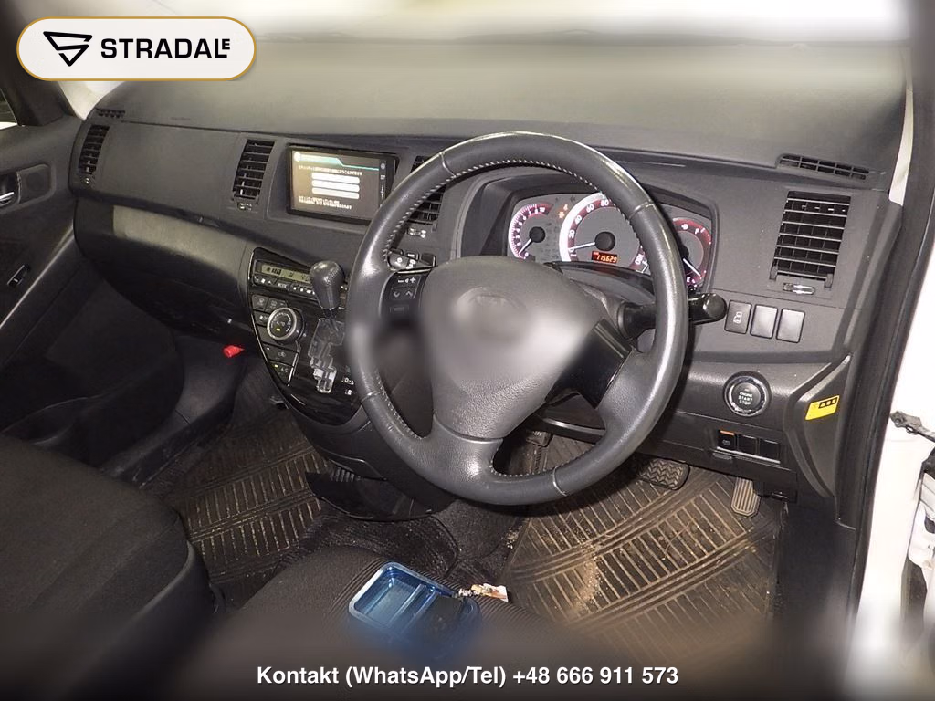 TOYOTA ISIS 4WD PLATANA V SELECTION, miniaturka 4