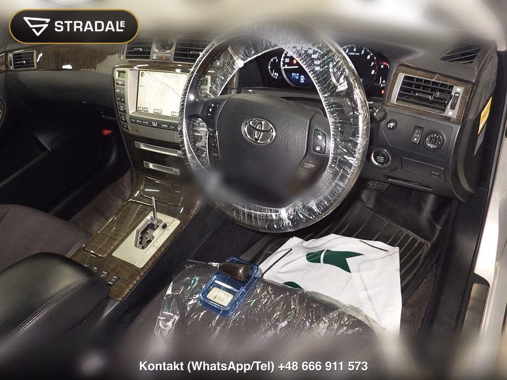 TOYOTA CROWN MAJESTA 4D 4WD C TYPE I-FOUR, miniaturka 4