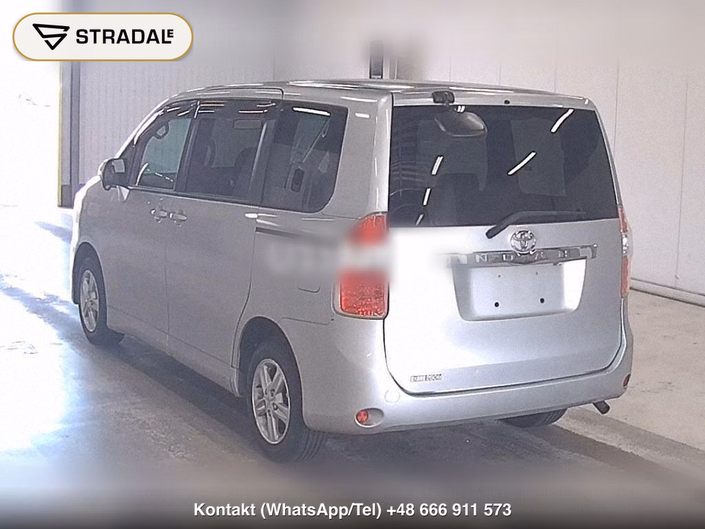 TOYOTA NOAH X, miniaturka 3