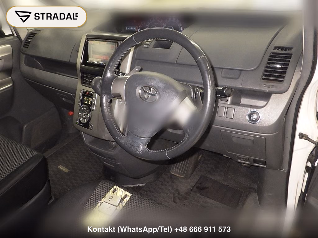 TOYOTA NOAH 4WD SI, miniaturka 4