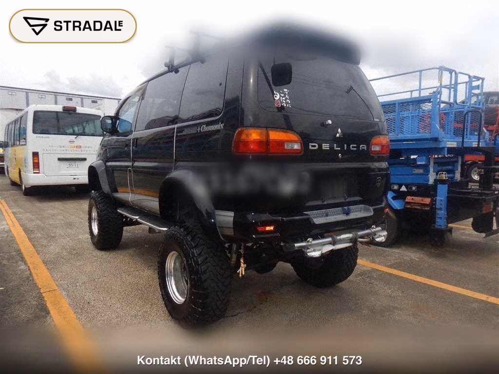 MITSUBISHI DELICA SPACE GEAR 4D 4WD CHAMONIX, miniaturka 3