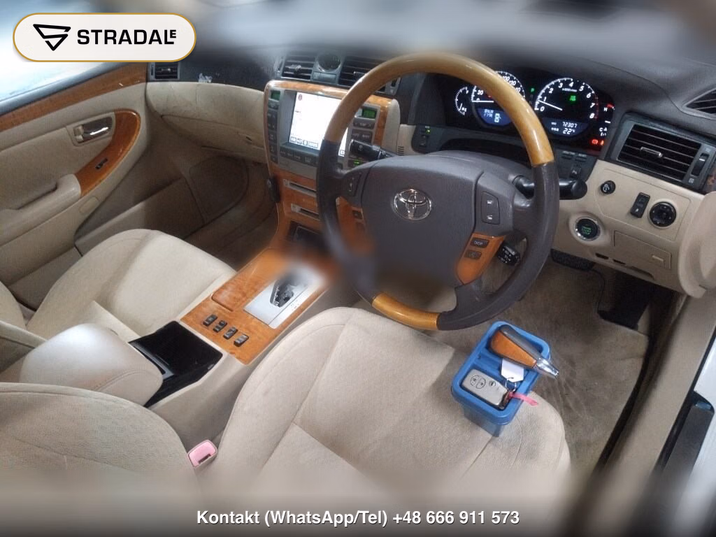 TOYOTA CROWN MAJESTA 4D 4WD C TYPE I-FOUR, miniaturka 4