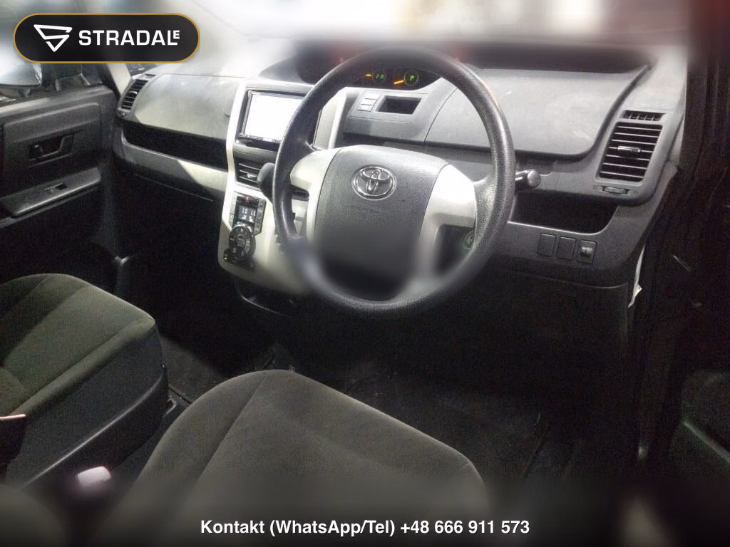 TOYOTA NOAH X, miniaturka 4