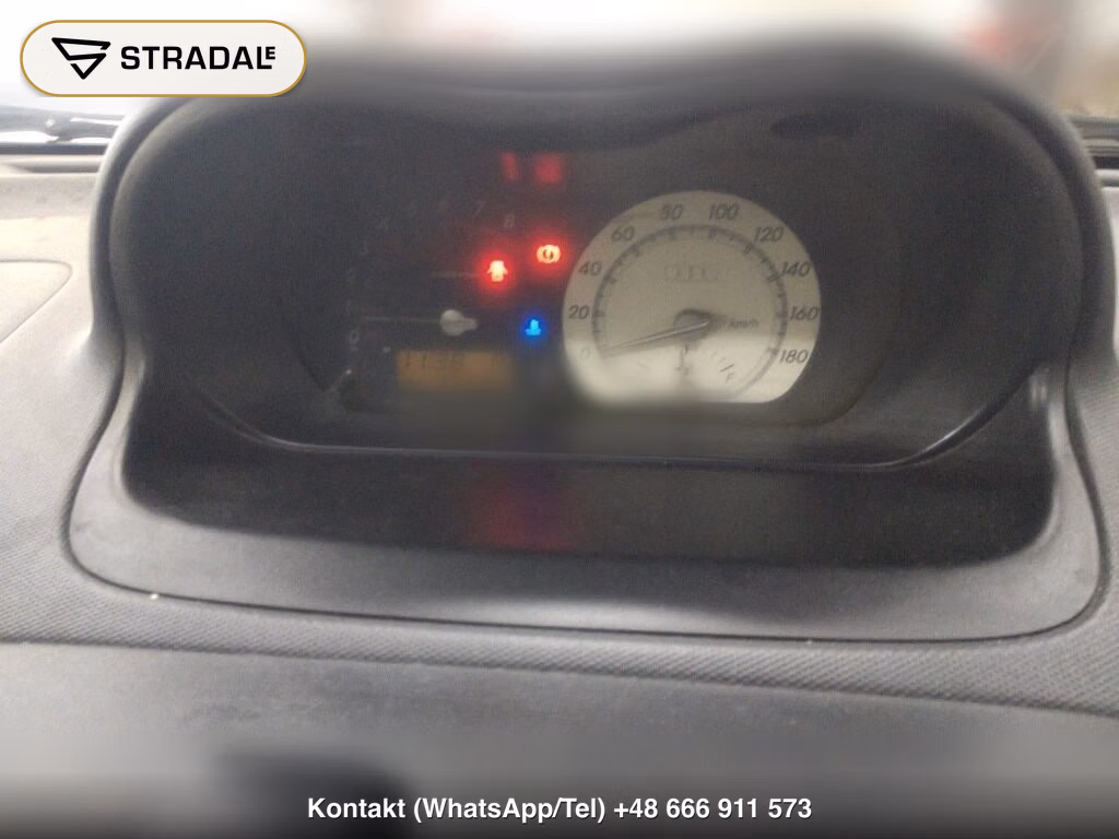 TOYOTA IST 1.3F, miniaturka 7