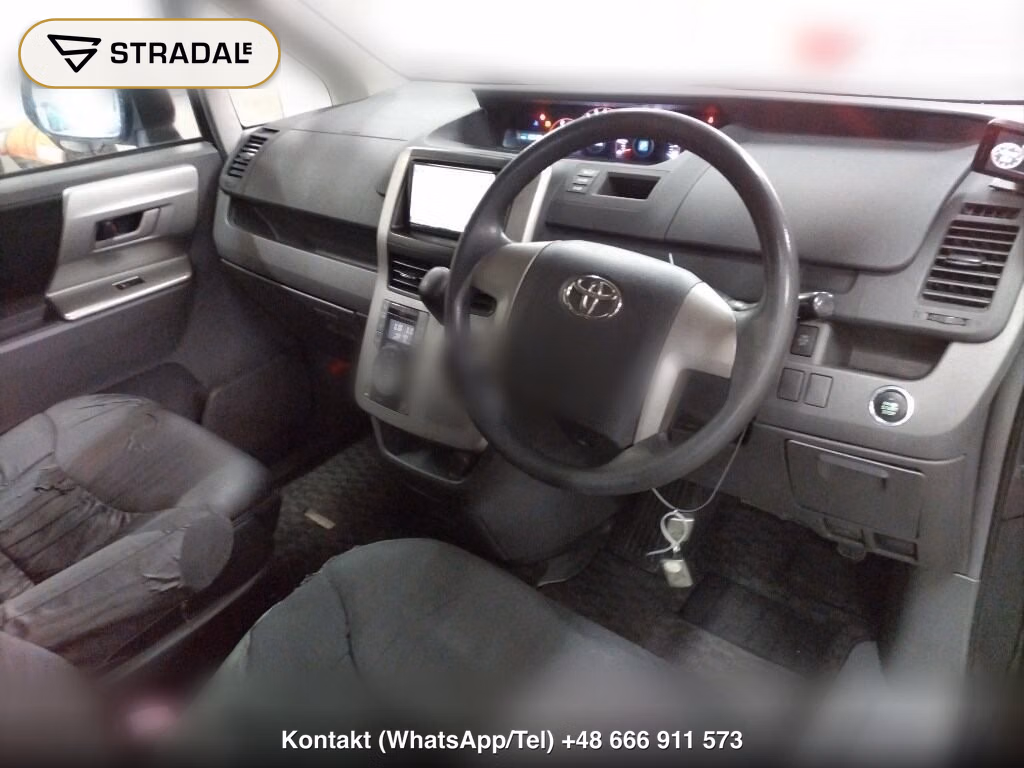 TOYOTA VOXY 4WD Z, miniaturka 4